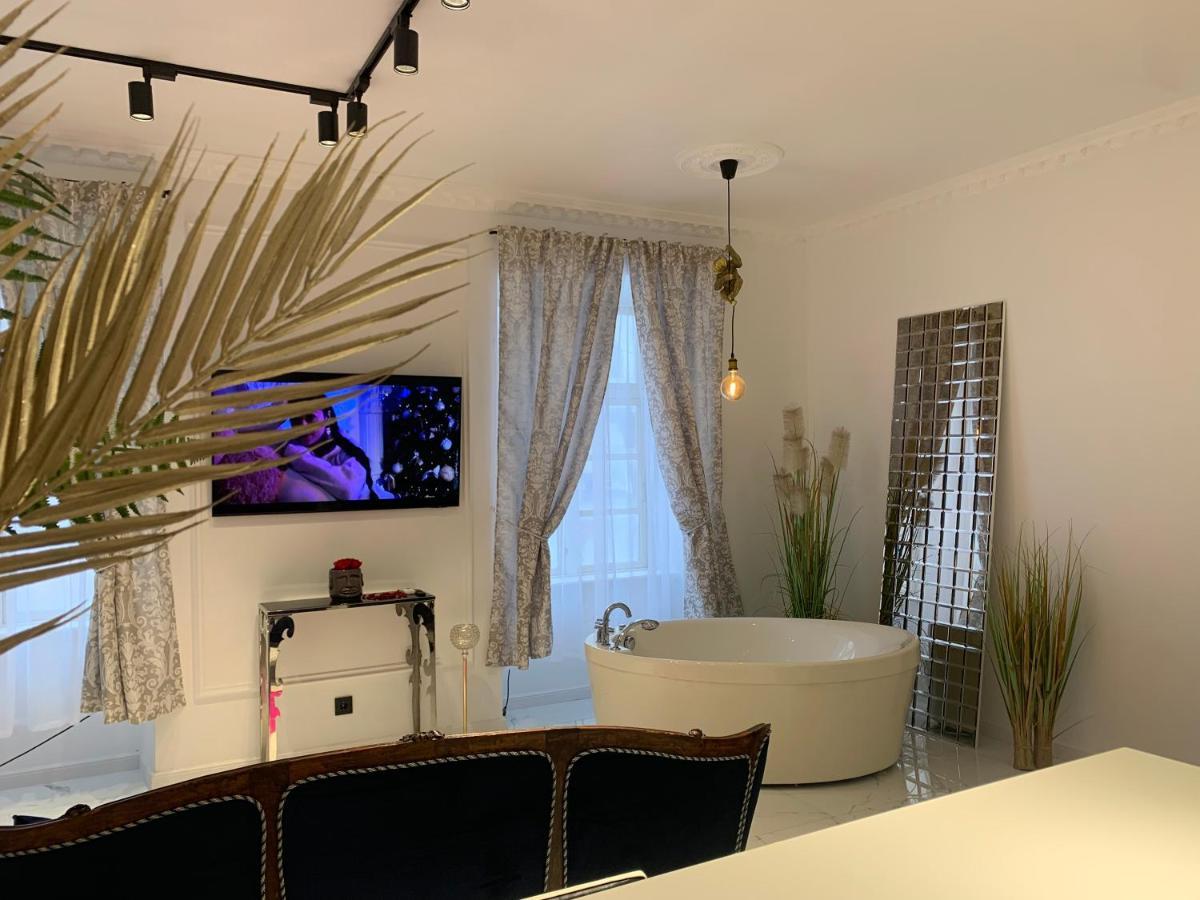Tiltu 5 Jacuzzi Apartment Κλαϊπέντα Εξωτερικό φωτογραφία